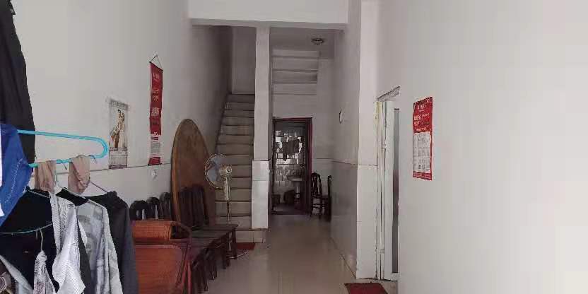 四排楼路华泰中学后面私房两间三层6*12米房东急售    手机微信同号