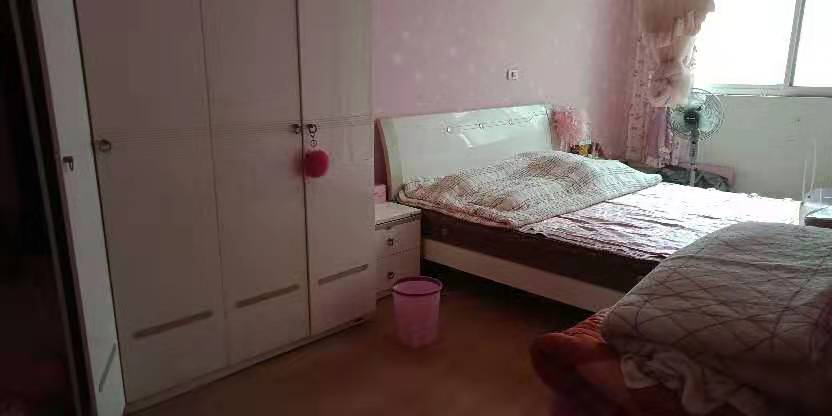 四排楼路华泰中学后面私房两间三层6*12米房东急售手机微信同号