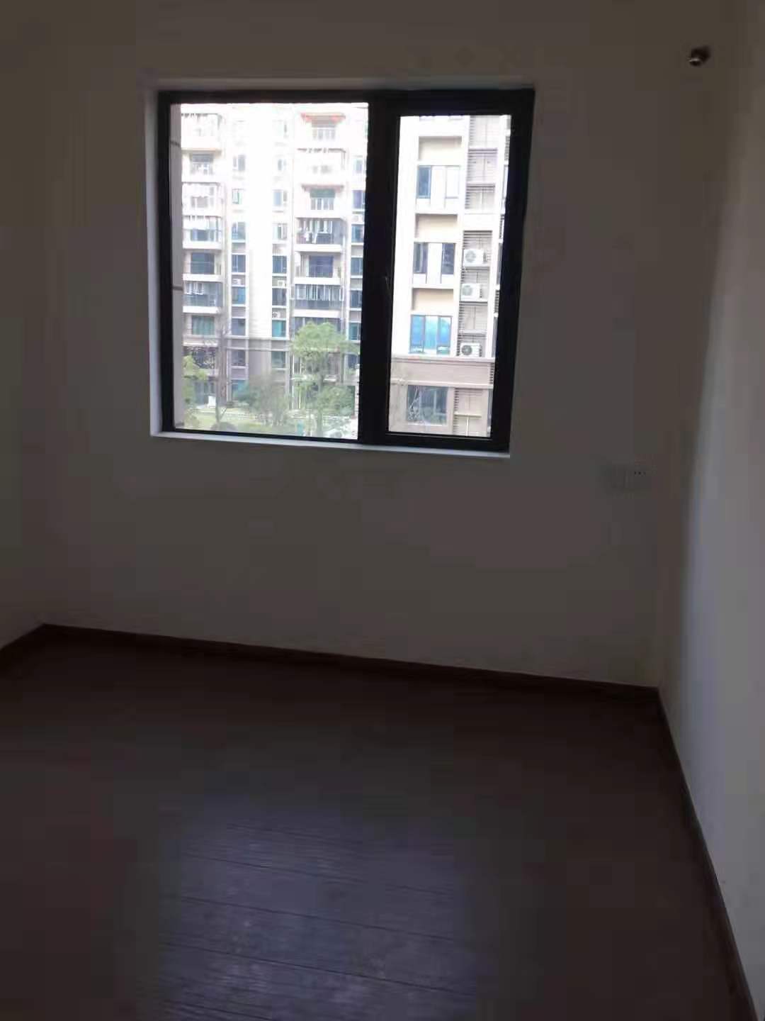 碧桂园大四房精装采光好华斯达 房