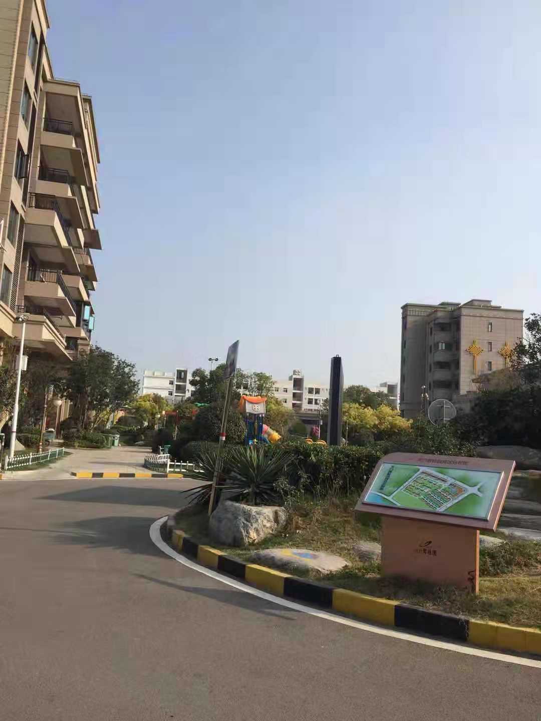 碧桂园大四房精装采光好华斯达 房