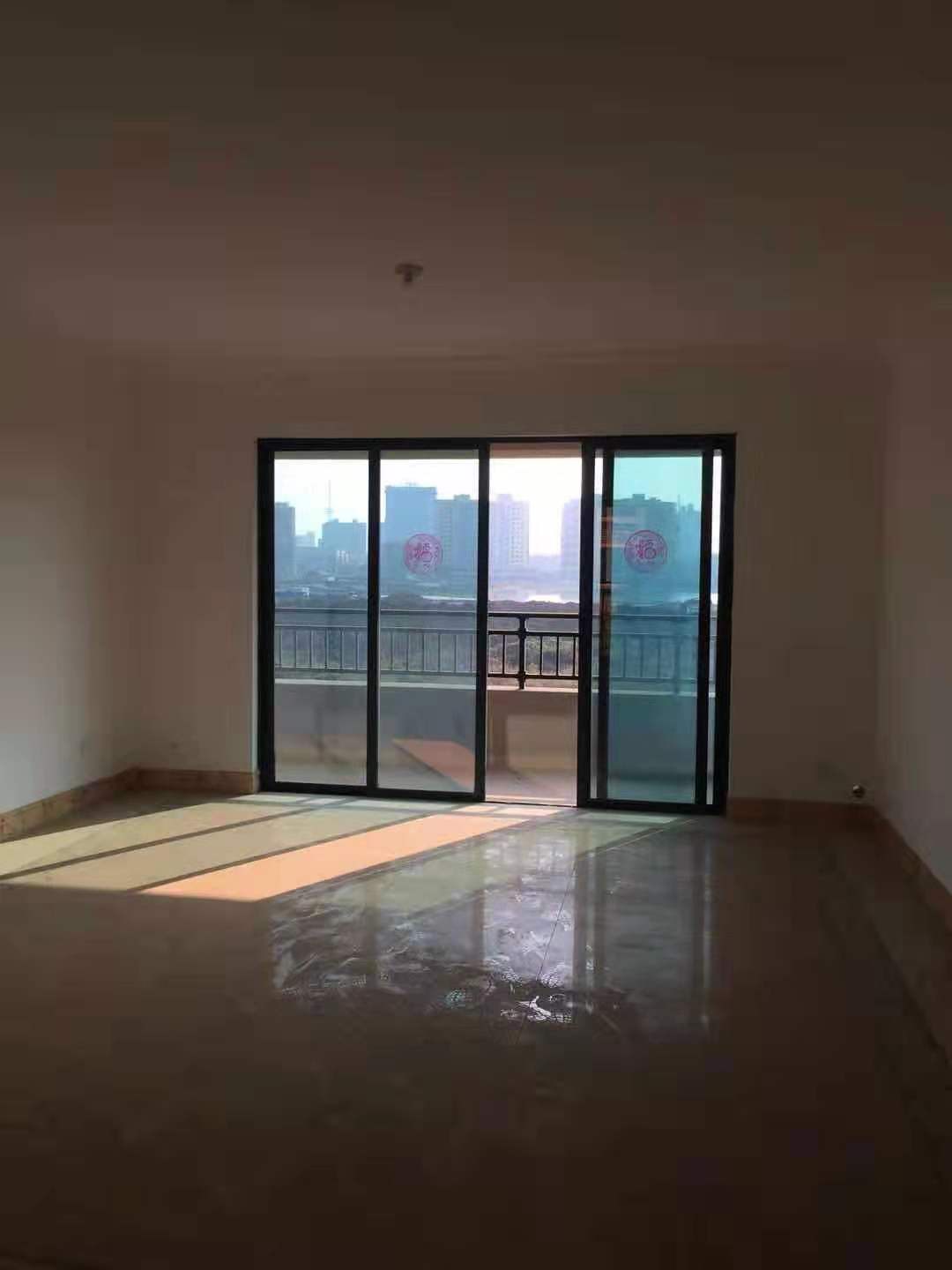 碧桂园大四房精装采光好华斯达 房