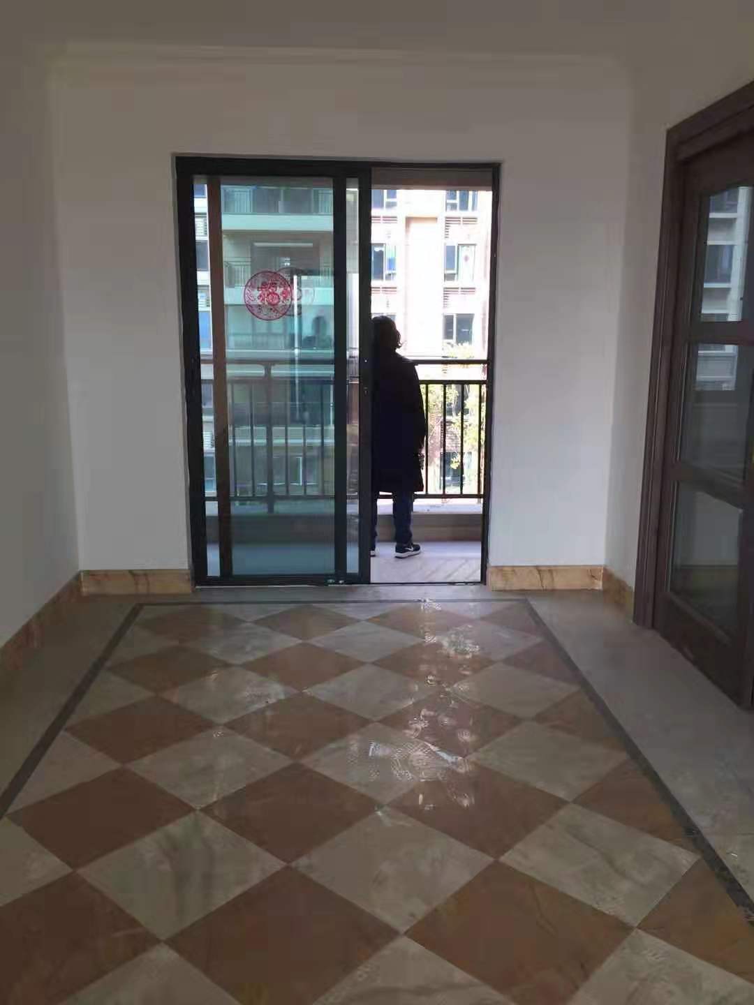 碧桂园大四房精装采光好华斯达 房