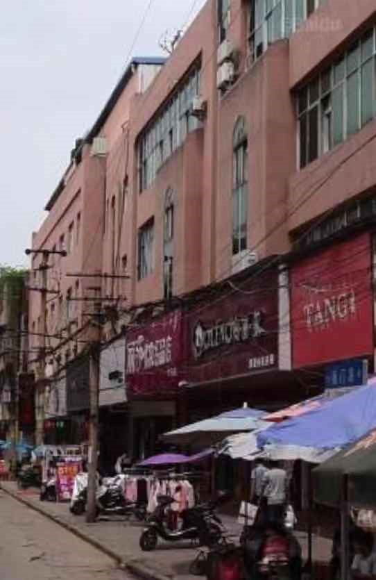 出售城区华侨宾馆附近两间门面  总85平米 