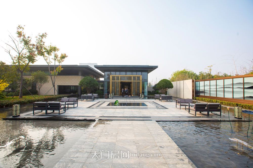 富力院士廷售楼部实景图