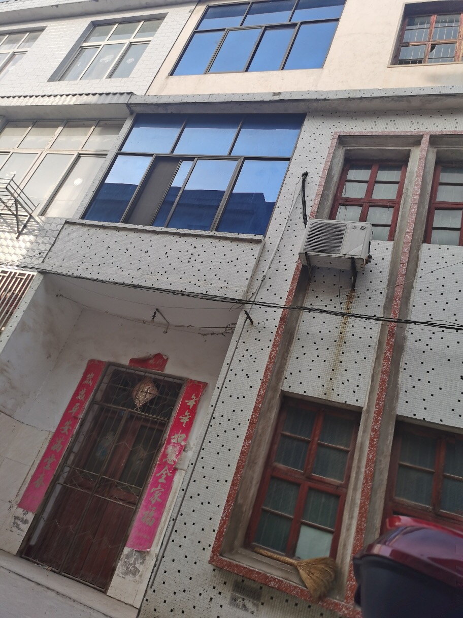 天门芳草店小区