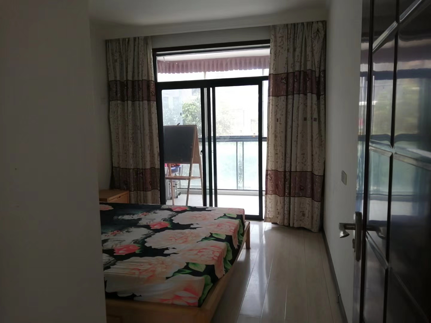 新城四期装修大3房有钥匙随时看房，微信号17771698161