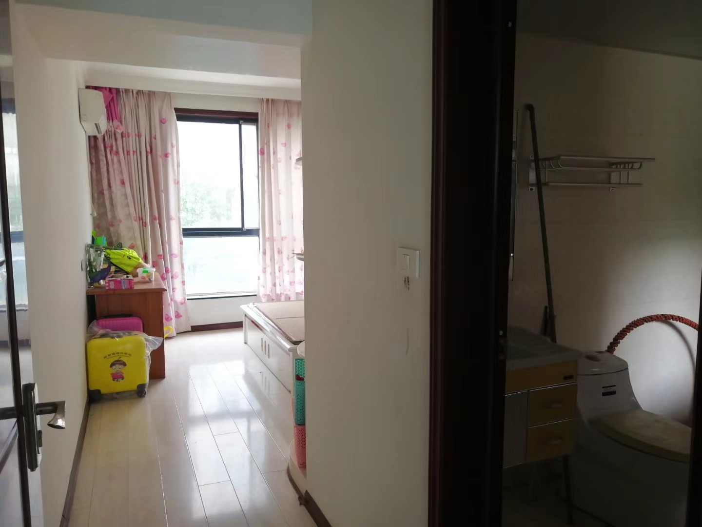 新城四期装修大3房有钥匙 看房，微信号17771698161