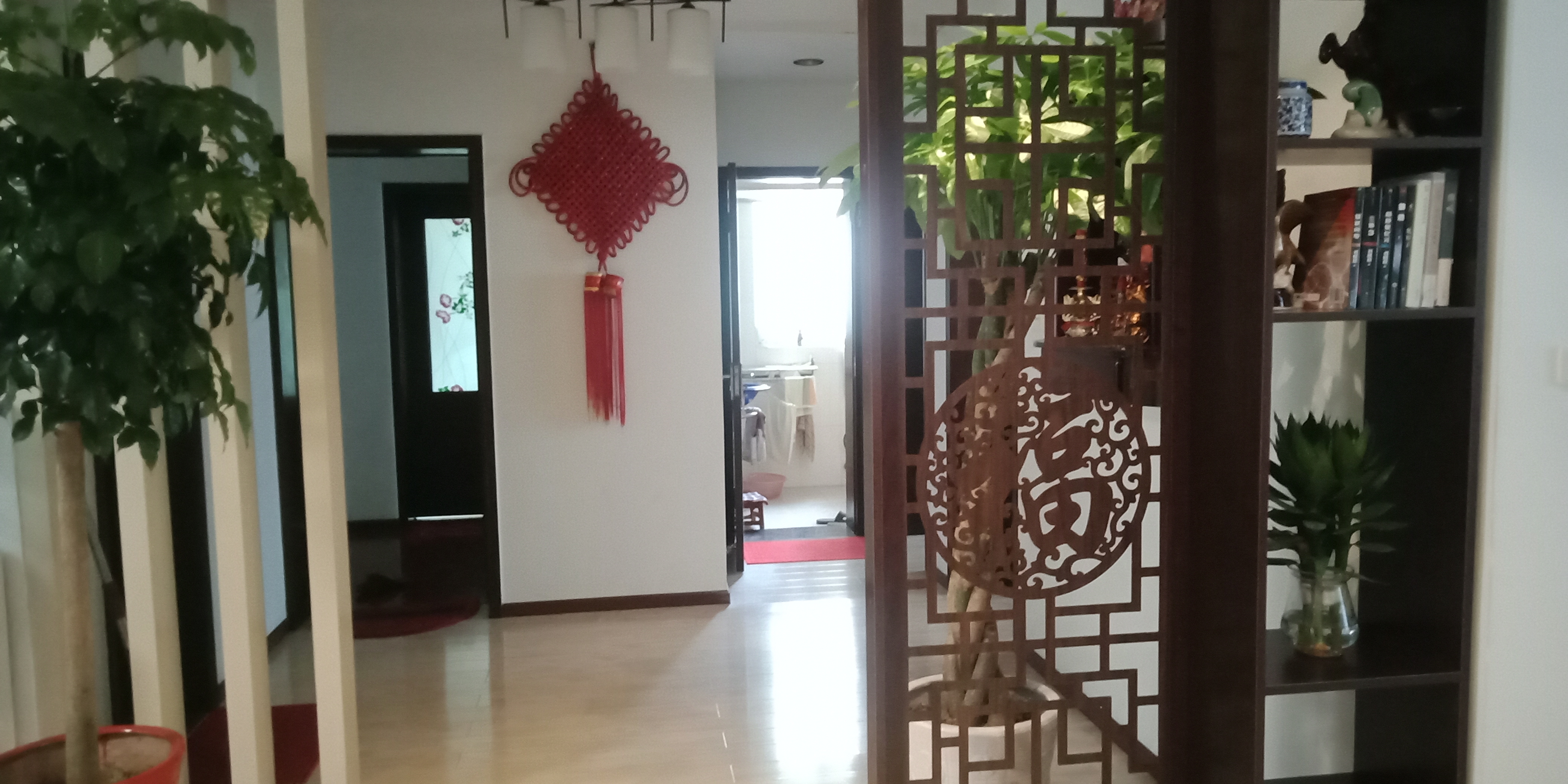 银华花园大三房精装修新城附近