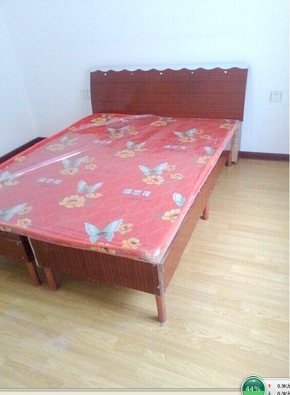 新城二期4楼精装修房子出租，有图，有真相哦~~~~