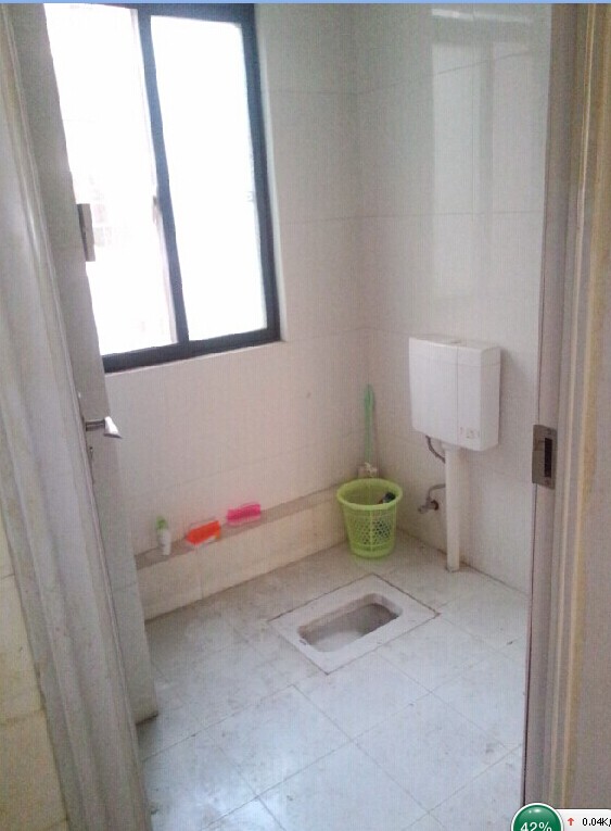 新城二期4楼精装修房子出租，有图，有真相哦~~~~