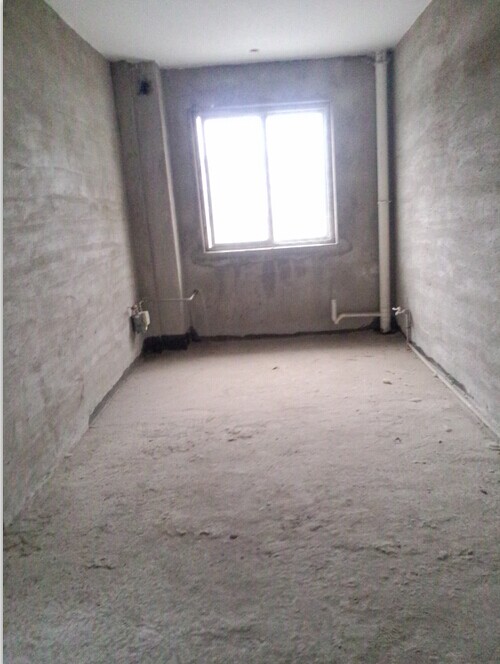 冠南玫瑰园3室2厅急售