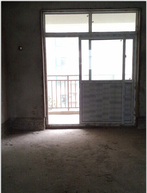 冠南玫瑰园3室2厅急售