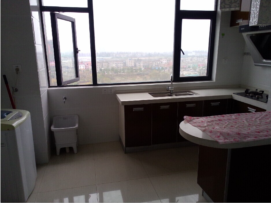 新城CBD精装修房子 次出租