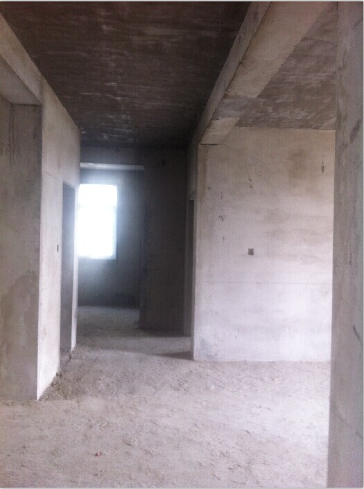 新城政法小区四室出售