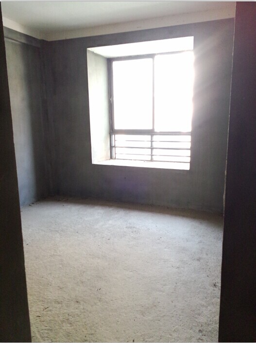 新城二期满5年的房子低价出售