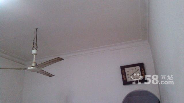 西龙小区私房，代前院，出售