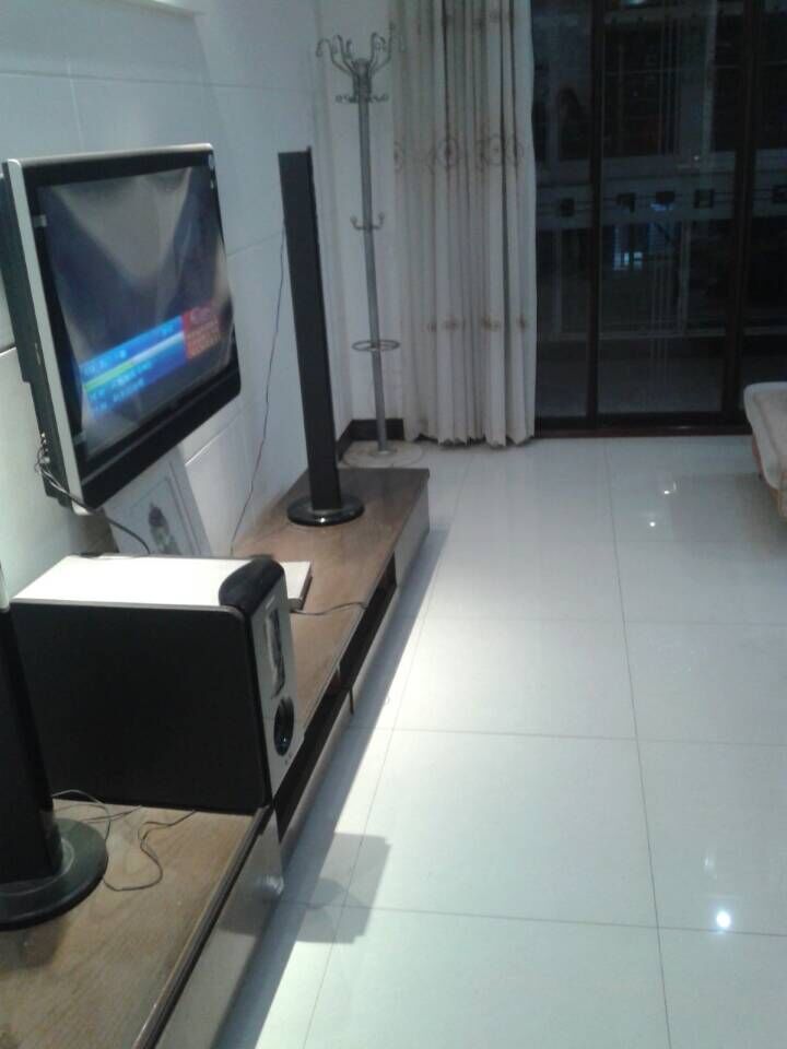 侨乡客运站后.渠畔美居三室二厅二卫精装142平