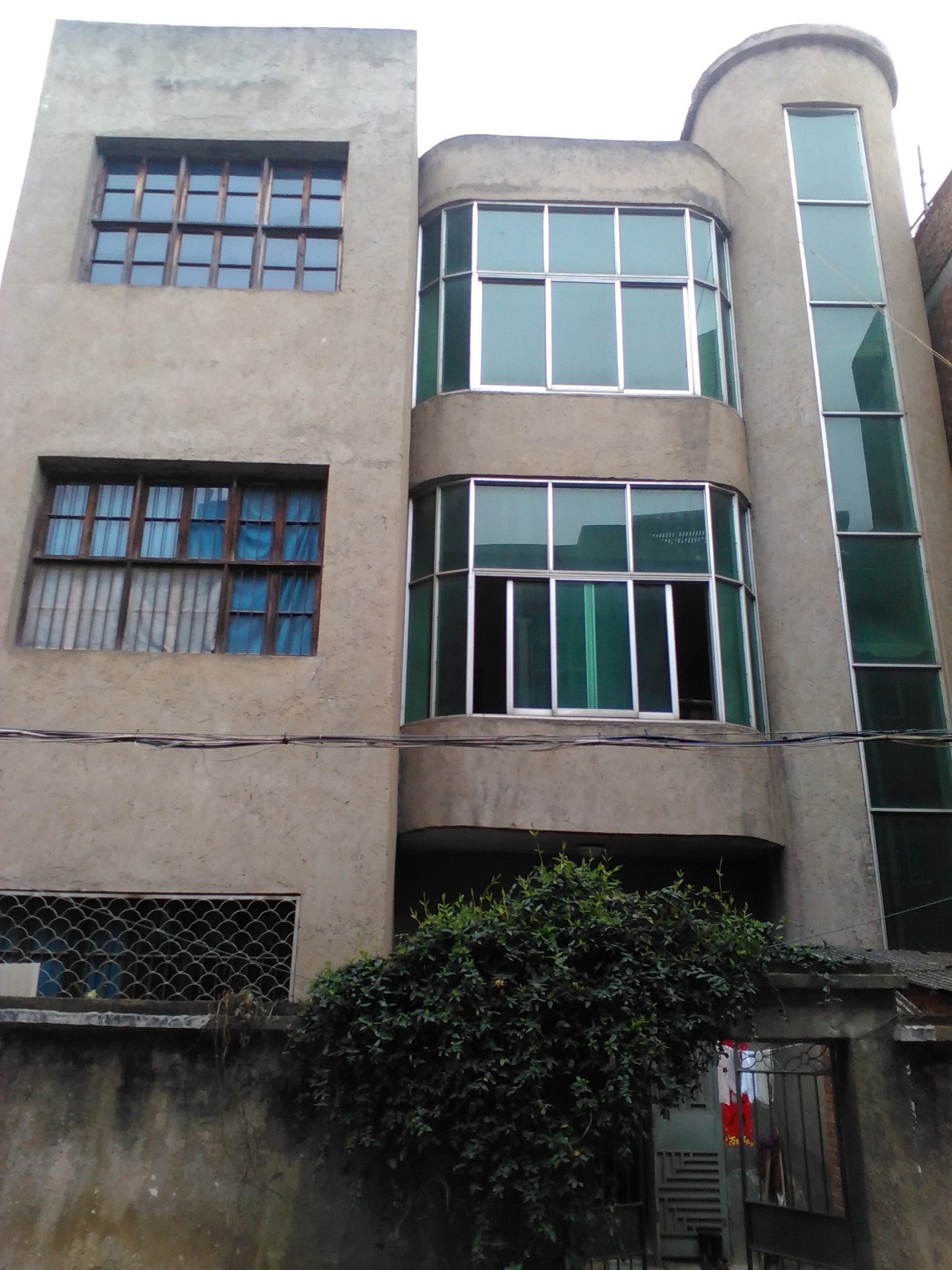 姜龙台小区（西湖新文化宫旁）三层12乘10私房出售 