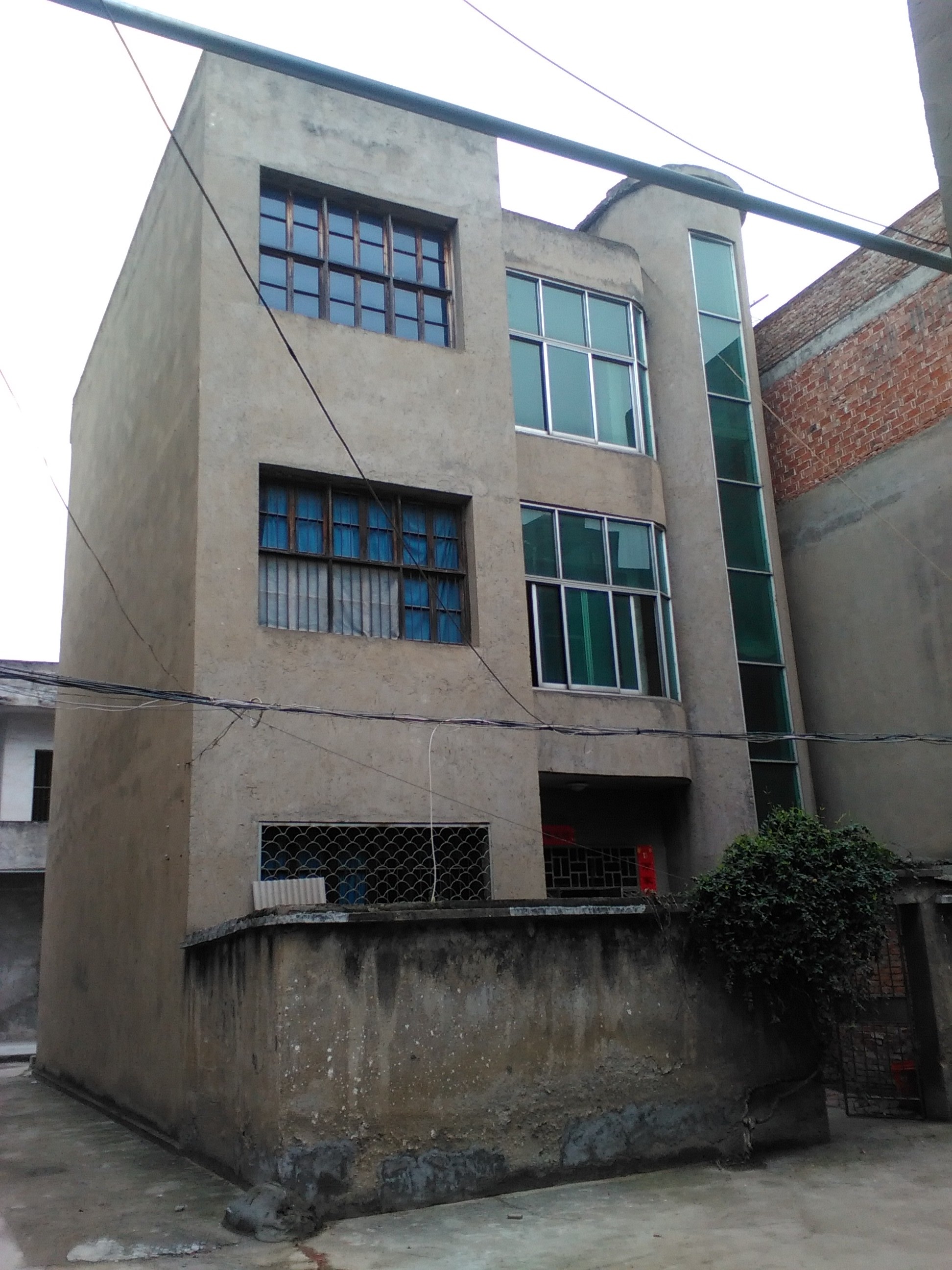 姜龙台小区（西湖新文化宫旁）三层12乘10私房出售