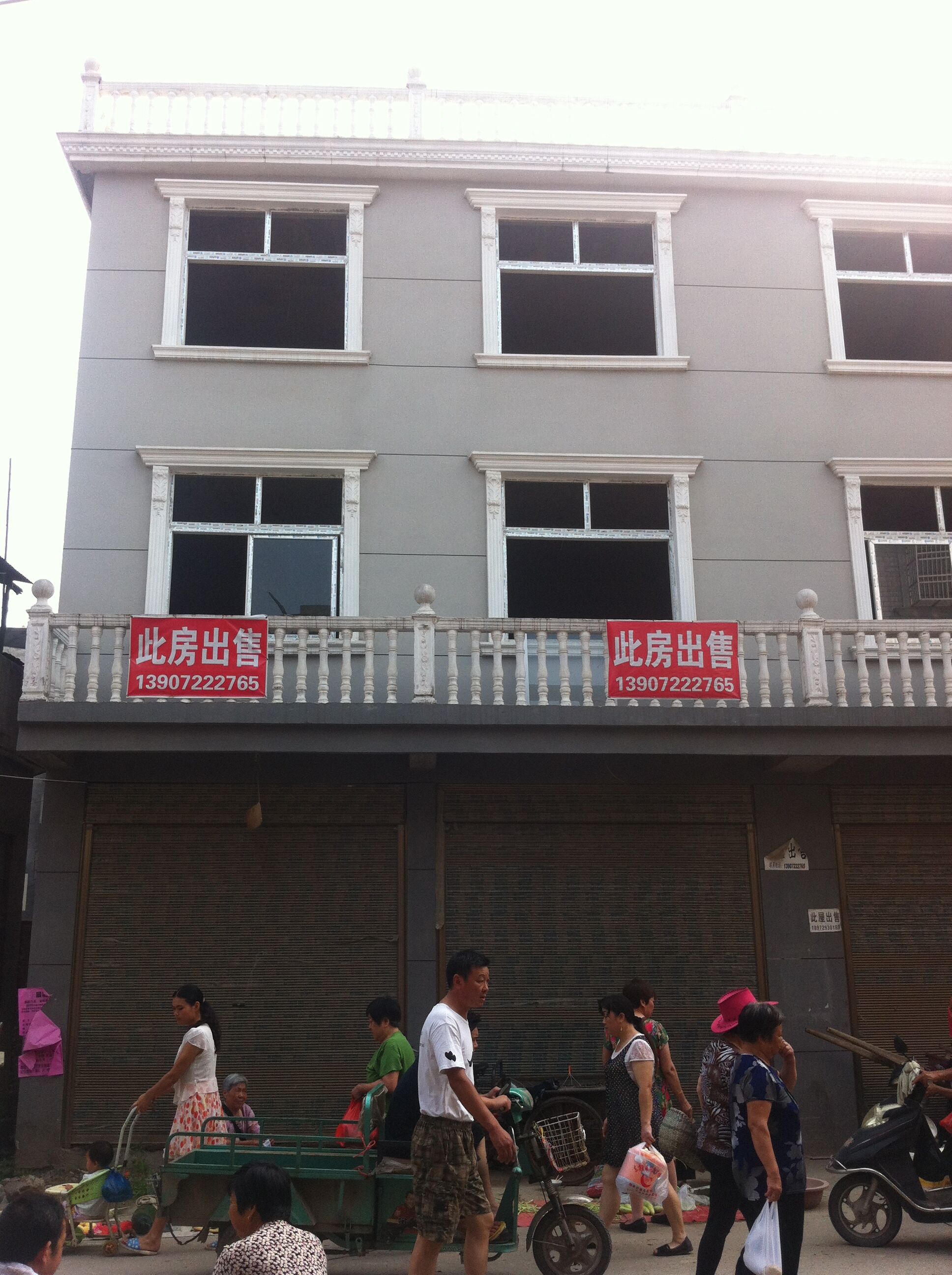 天门岳口黄金地段三层私房门面出售