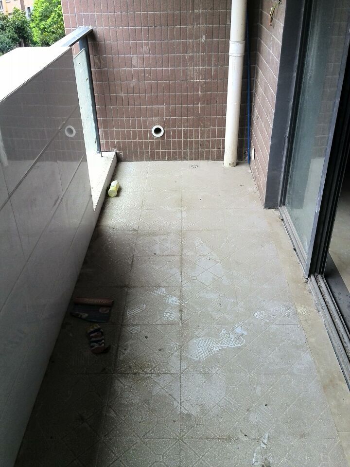 出售新城五期稀缺步梯房4楼两房