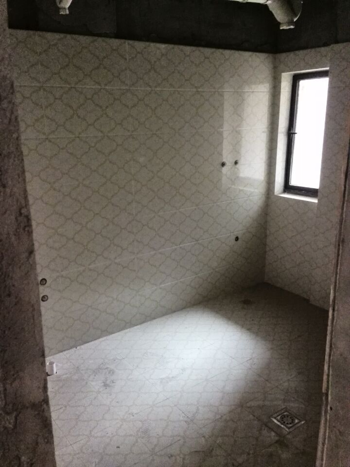 出售新城五期稀缺步梯房4楼两房