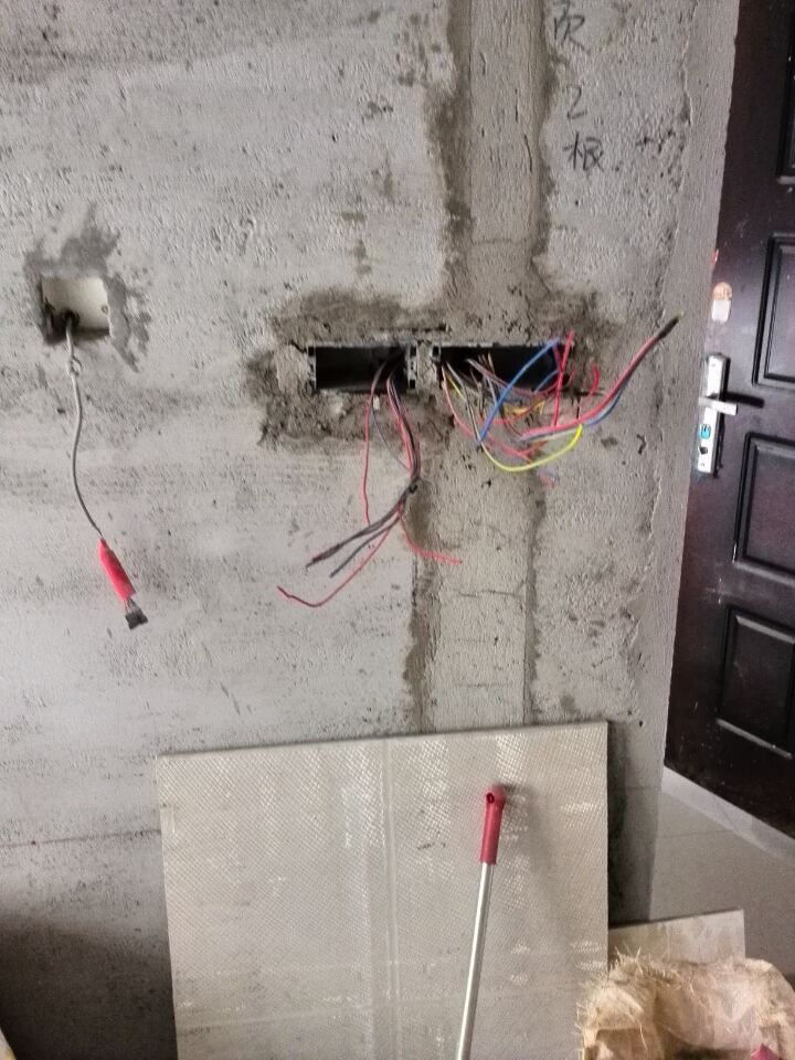 出售新城五期稀缺步梯房4楼两房