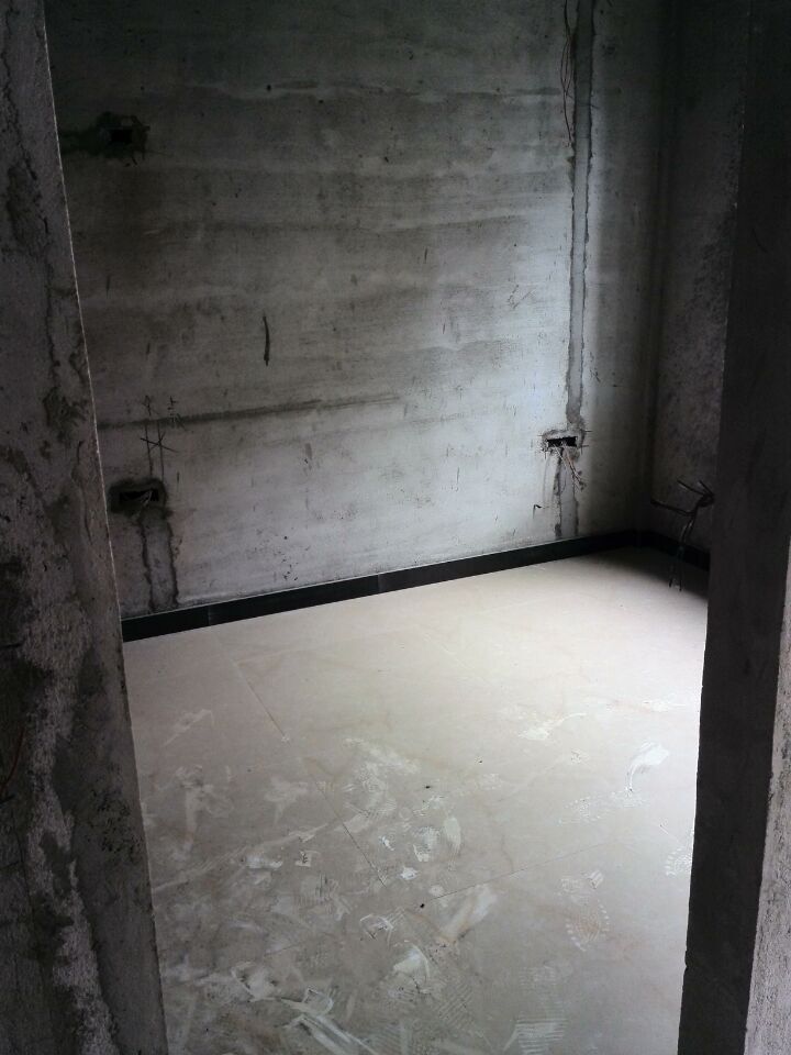 出售新城五期稀缺步梯房4楼两房