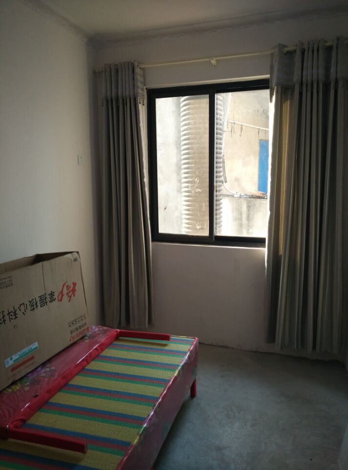 (单间出租)大河小区1室1卫套间简单装修(个人)