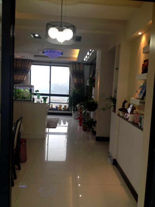 新城一期三室两厅两卫精装修出售