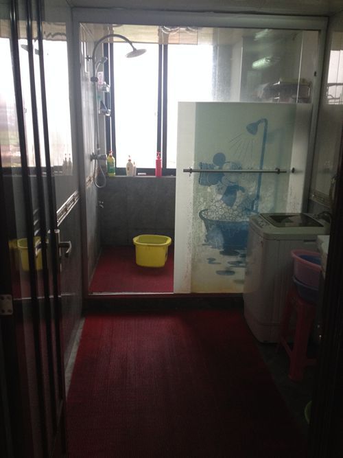 新城一期三室两厅两卫精装修出售