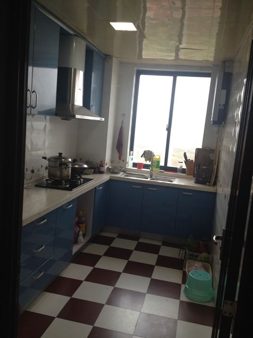 新城一期三室两厅两卫精装修出售