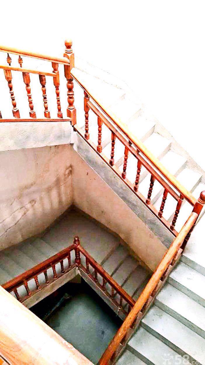 陈方小区朝南 排私房出售