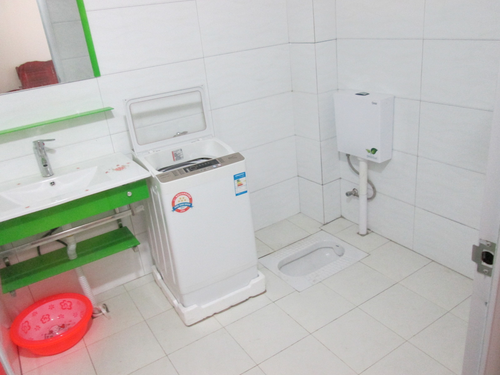 城市花园临街带电信光纤新装新房新电器.阳光好通风好干净.