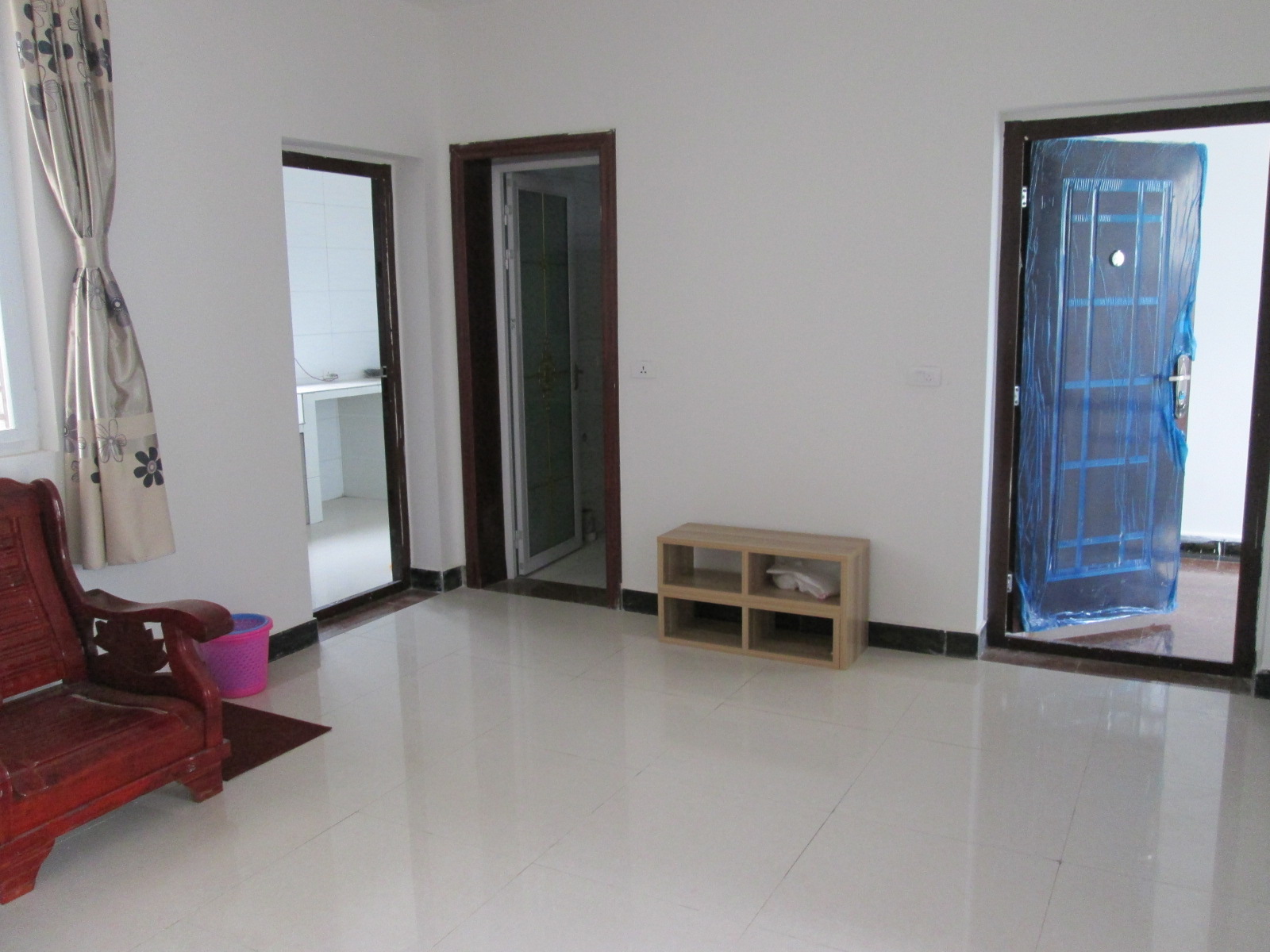 城市花园临街带电信光纤新装新房新电器.阳光好通风好干净.