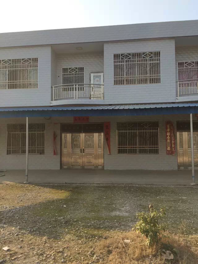 两间三层自建房屋出售