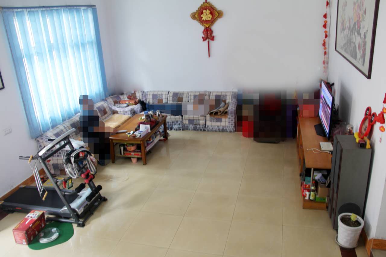 东方酒店附近私房急售！！