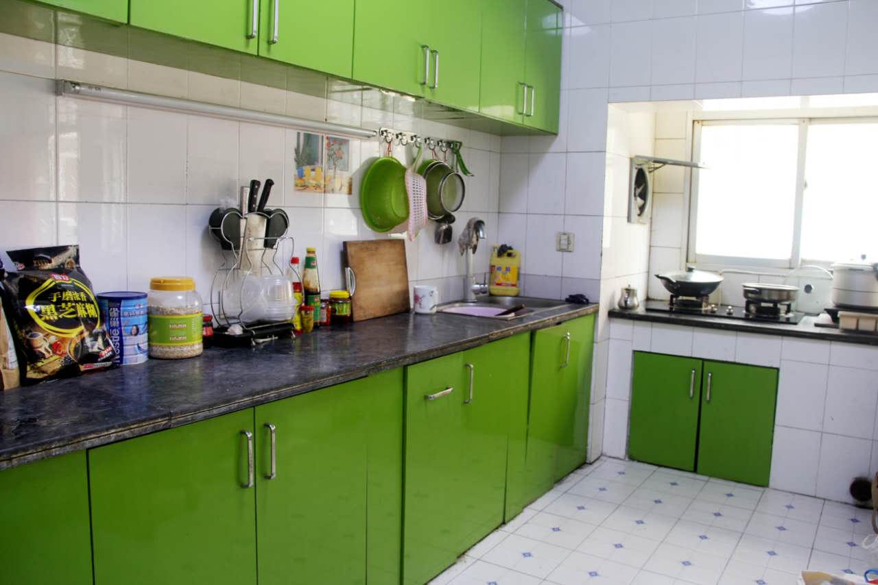 东方酒店附近私房急售！！