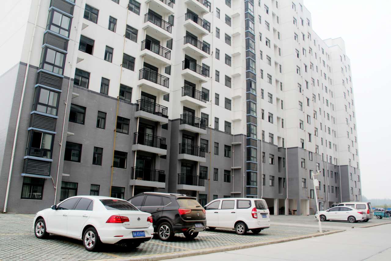 学府家园毛坯房急售！！