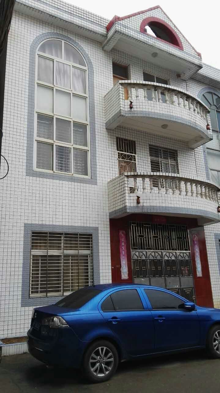 天门蒸菜街夜宵城旁