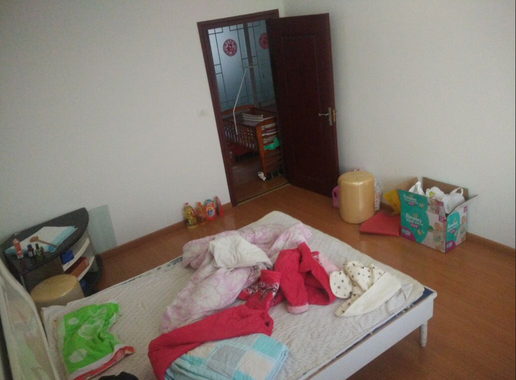 出售自己住的婚房，天门东门农行单元，精装