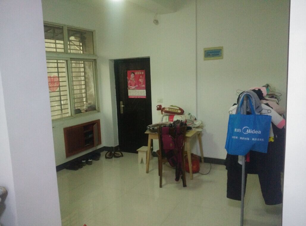 出售自己住的婚房，天门东门农行单元，精装