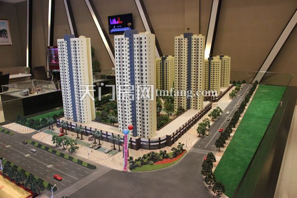 鸿泰公馆2月工程进度 小区满园春色