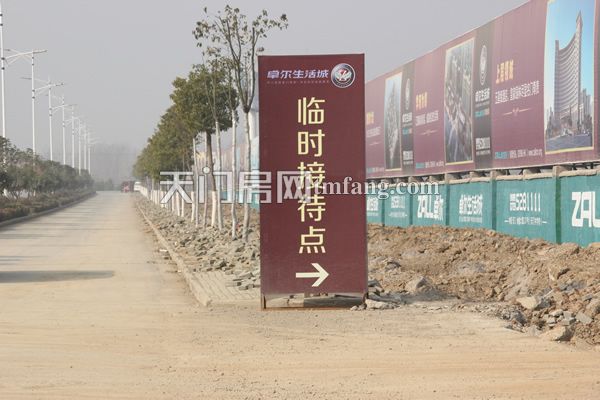 卓尔生活城2月工程进度 售楼部建直四层