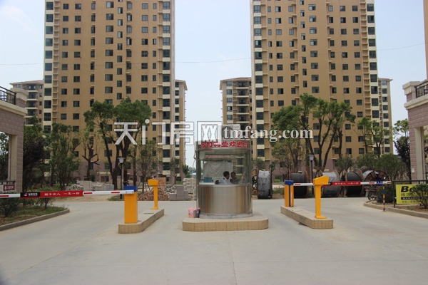 大门入口已有完善的安保系统