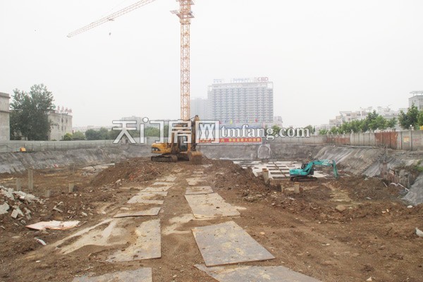 天地星座7月工程进度：项目正在做地下室