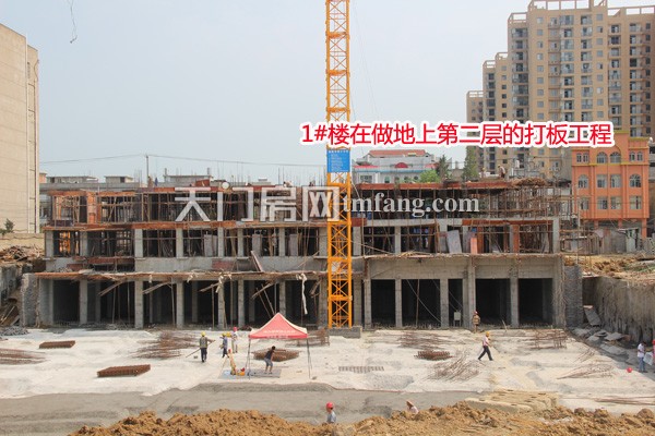 红盾时尚公寓8月工程进度：1、3#在建二层