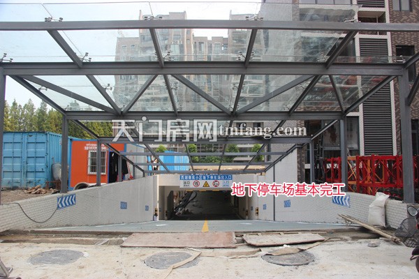 西湖御苑地下停车场