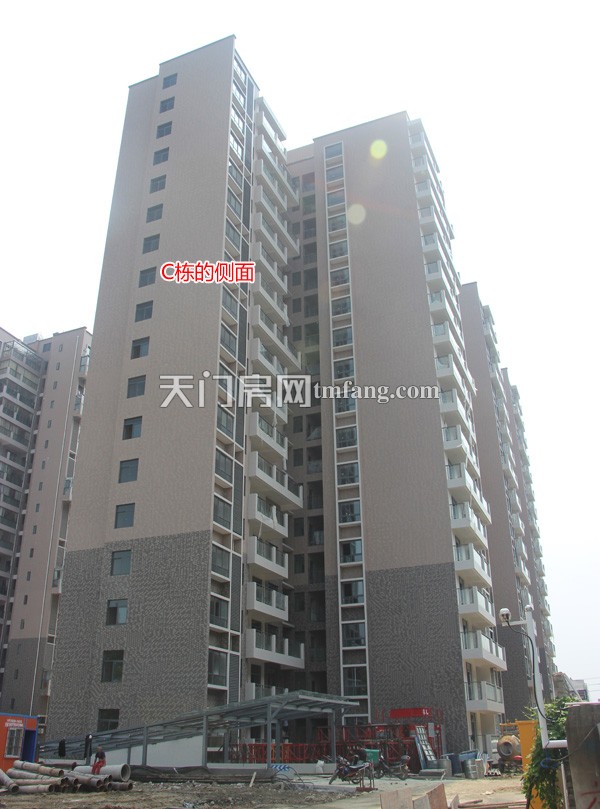 西湖御苑C栋侧面