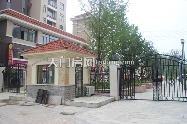 天城明珠的小区大门